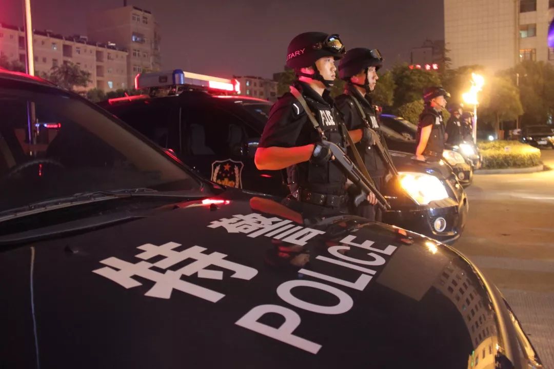 来PK！用一种水果形容警察，你的答案是……