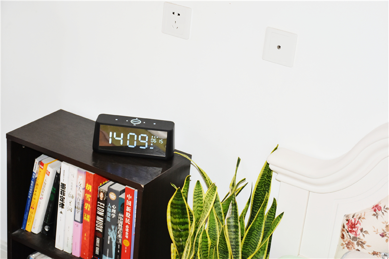 复古蓝牙音箱学生党开箱,手提式蓝牙音箱开箱测评