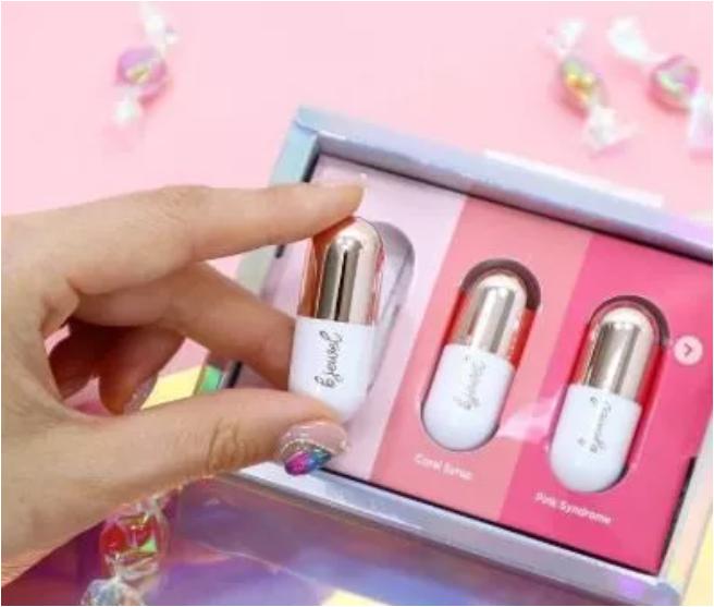 超迷你唇膏,超迷你的唇膏