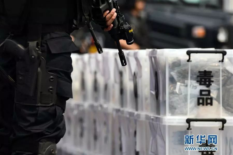 几个吸毒者在家里被抓怎么判,刑事案件抓获吸毒人员怎么处理