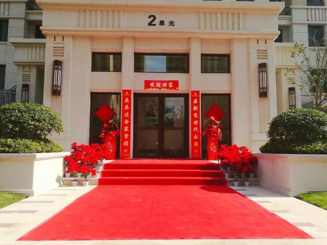 只在核心地段拿地的房企,这家房企零踩线盈利能力持续领先