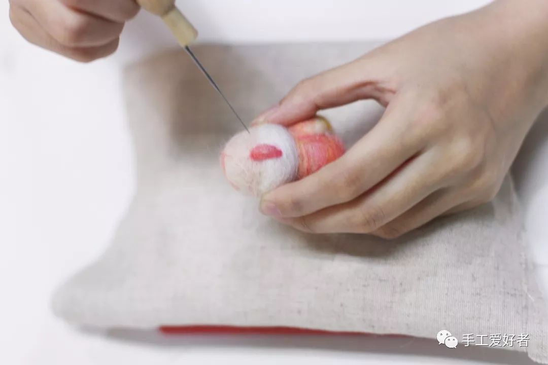 一只鹦鹉的训练过程,怎么快速教小鹦鹉自己吃