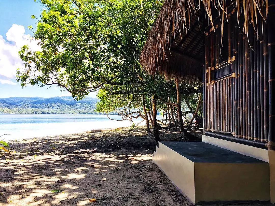 挖到一座免签直飞的超冷门海岛！火山浮潜摸小鹿，好玩秒杀巴厘岛