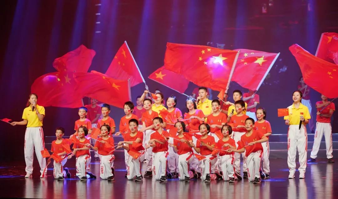 心中有*党**|文广旅体百花竞放，创意庆七一！