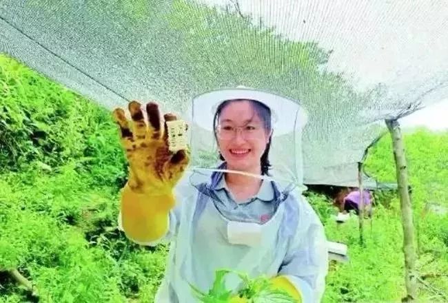 经历世事沧桑依然初心不改,岁月流逝初心不改的话