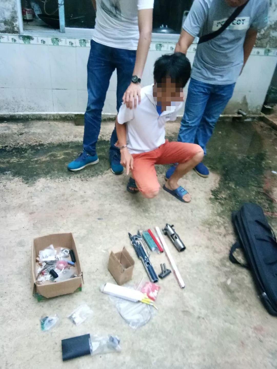 “有母鸡!还要鸡蛋不?”这竟是非法买卖时的交流术语