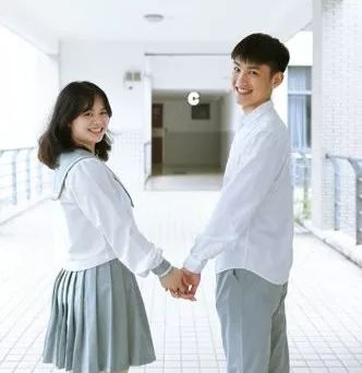 毕业照告别的是我们的青春,毕业照是我们永久的留念