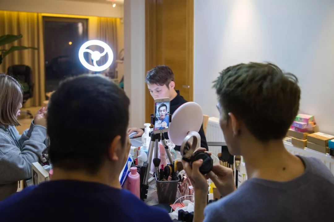 网红经济学家,经济学网红讲师