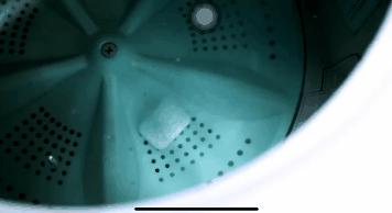 家用洗衣机洗出不明污渍,洗衣机里面脏最快速的解决方式