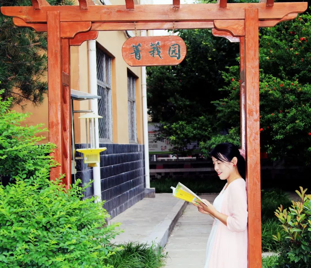 09.张明珠:片片银杏皆向上,一花一果蕴华章