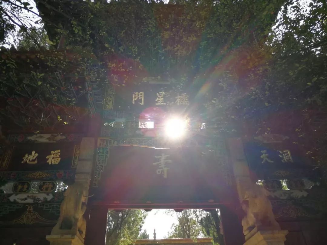 昆明金殿风景区历史,昆明金殿风景区古建筑之美