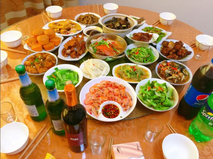 可以大快朵颐的野生溪鱼，矿物质养生的古温泉！杭州这个村还美成一幅画…