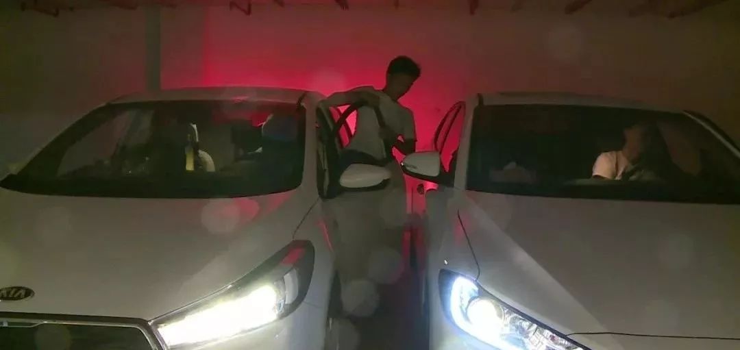 鑺滄箹涓滄柟钃濇捣杞︿綅,涓滄柟钃濇捣灏忓尯杞︿綅