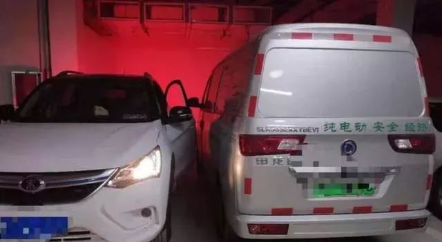 鑺滄箹涓滄柟钃濇捣杞︿綅,涓滄柟钃濇捣灏忓尯杞︿綅