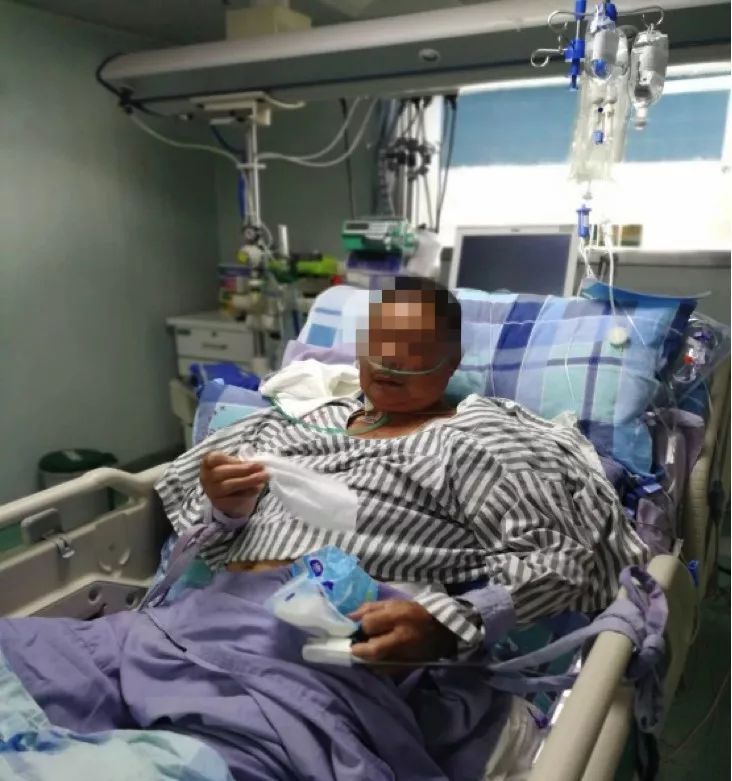 医生，我喝假酒中毒了！医生：接着喝！喝50度的！