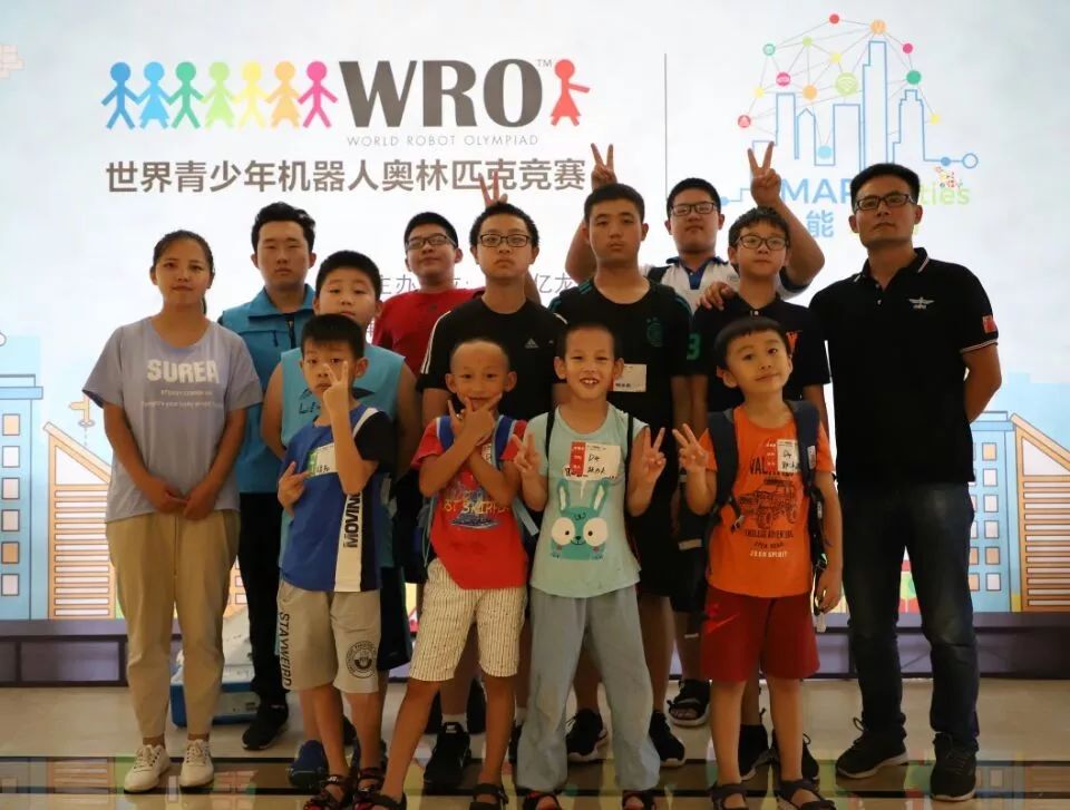 世界青少年机器人奥林匹克夏令营活动河北站在我市举办