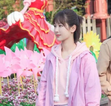 花钱减压|不在微博上买房都追不上现男友的预告了,韩商言你太上头