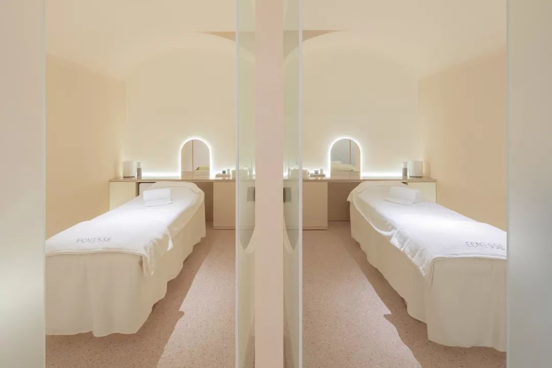 拒绝花哨！建筑师CP孙大勇×万书言，携手打造洞穴式美容院