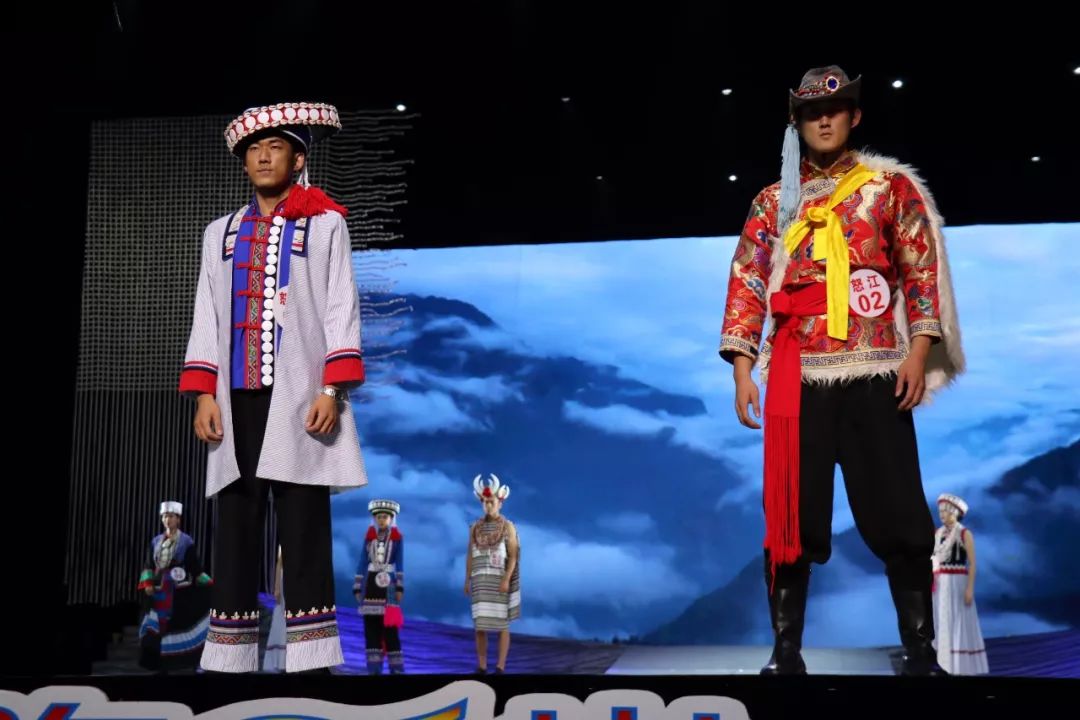 德宏五种少数民族服饰走秀音乐,云南少数民族服饰秀