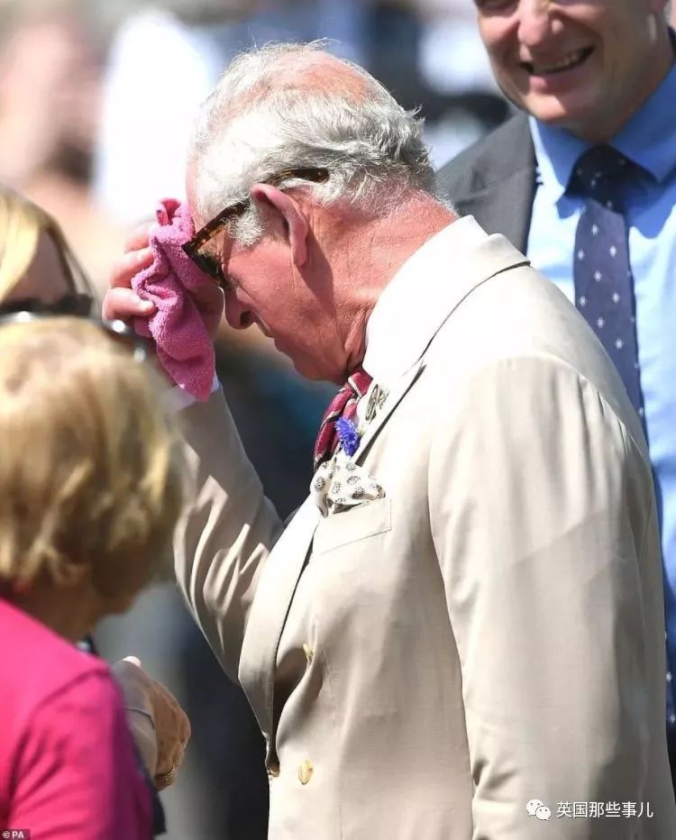 伦敦高温热浪解决,伦敦天气很热