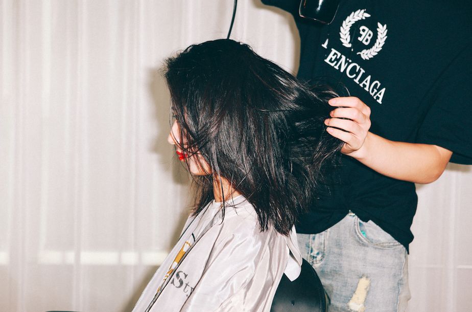 被虚假友情蒙蔽的“绿叶妹”，如今事业开挂反成“真公主”