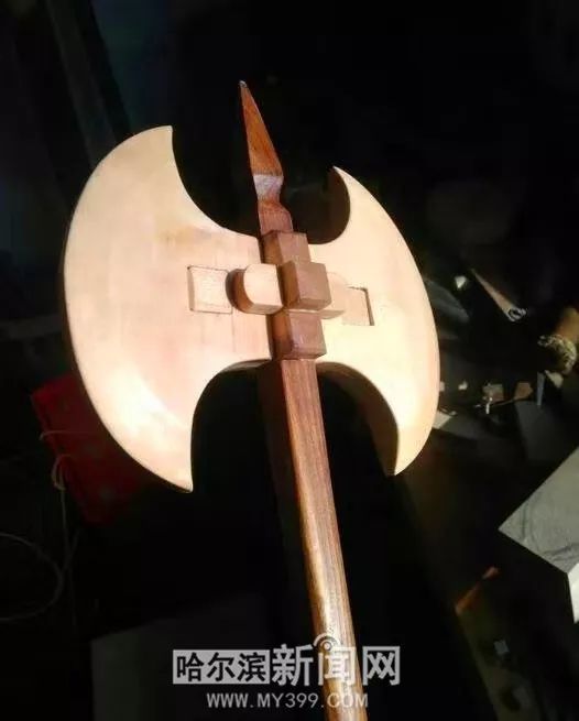 哈尔滨有位鲁班锁传人，啥都鼓捣，就是不用钉子……建筑系大学生都向他求教