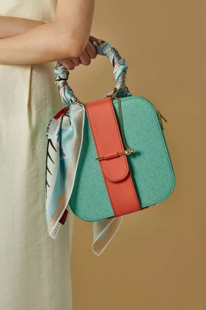 星巴克联盟联名,联合爱马仕