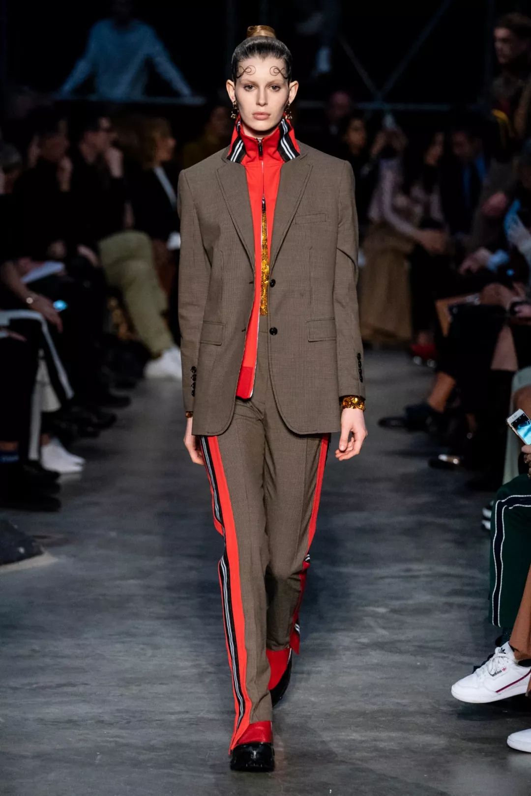 21年秋冬女装流行趋势,21年秋冬女装流行色