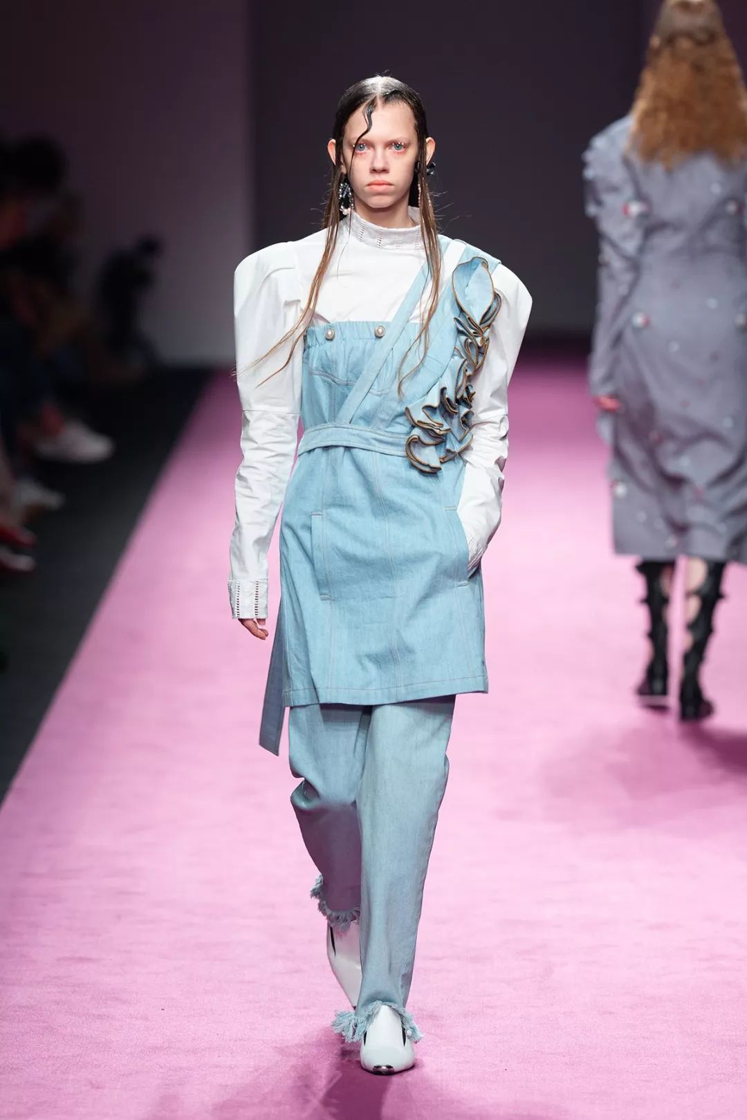 21年秋冬女装流行趋势,21年秋冬女装流行色