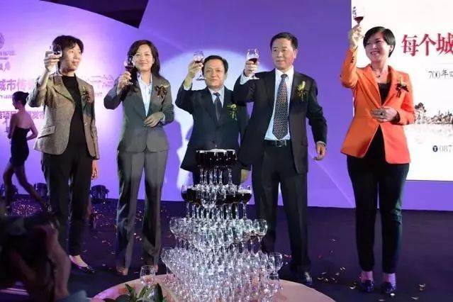 云南一国企副总受贿获刑,贵州酒店集团原董事长受贿案开庭