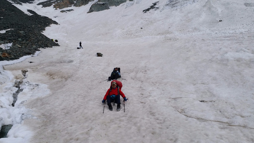 雪峰冰川雪莲草甸十分的激动八分憾——2019年7月环博格达纪实