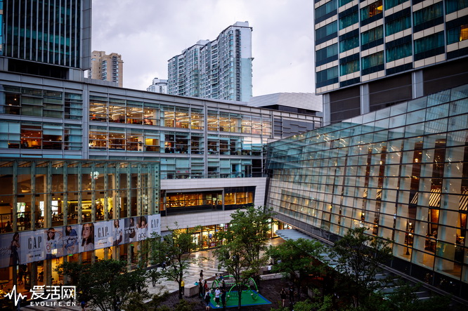 腾龙sp35mm1.4镜身是金属的,腾龙sp17-50mmf2.8镜头