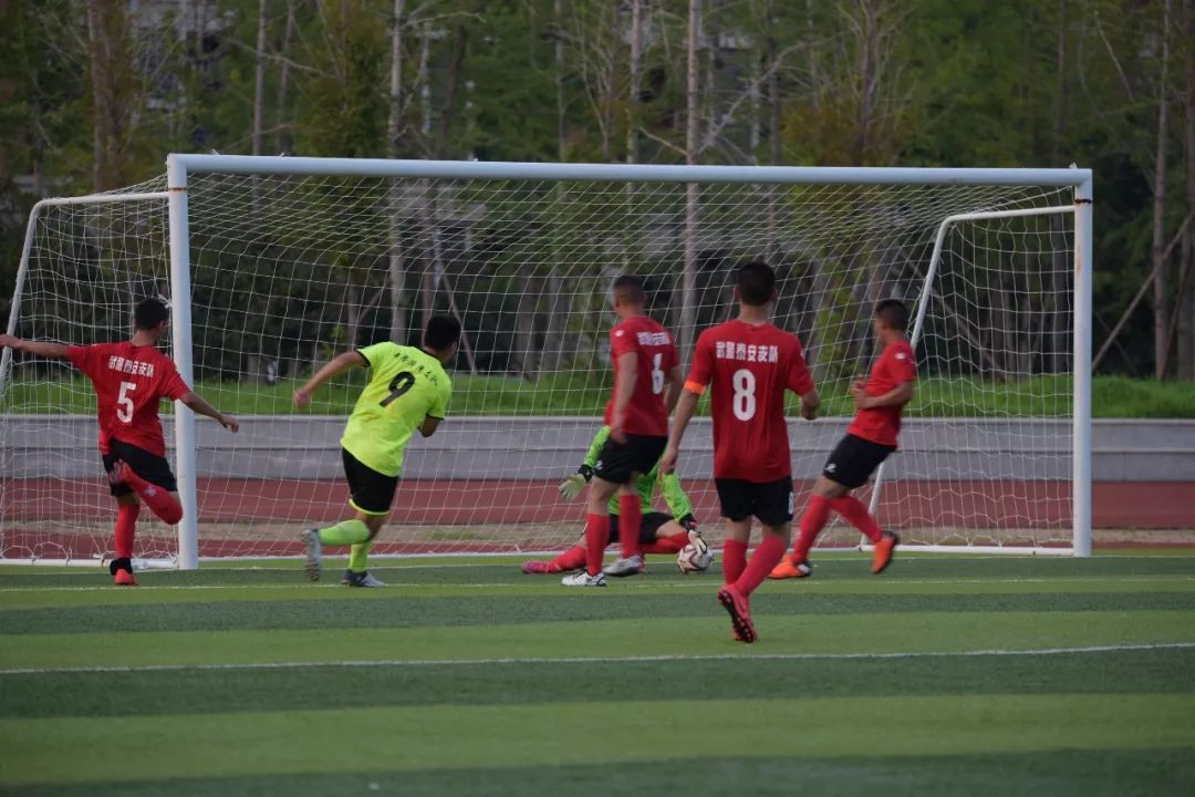强军杯“卫士动力”业余足球比赛临沂片区火热开赛，*警武**枣庄、菏泽支队首战告捷