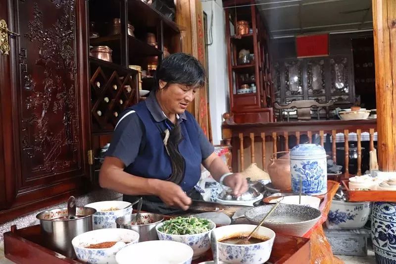 涓芥睙鐑噳绮夊摢瀹舵渶濂藉悆,涓芥睙甯傚尯瀹佽挆鍑夌矇鎺ㄨ崘