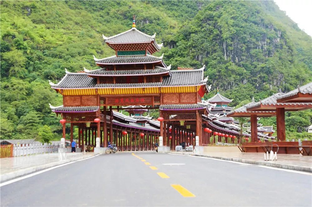 头条|不想走的太远?那我们就去百色这些美到窒息的旅游景点看看吧