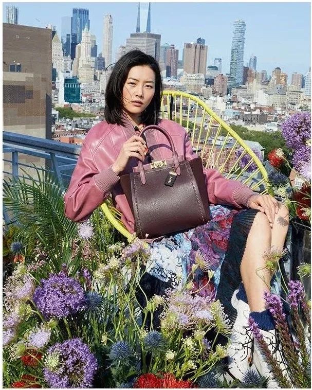 步范思哲后尘，又一品牌“作死”！Coach也将香港、澳门和台湾列为“国家”