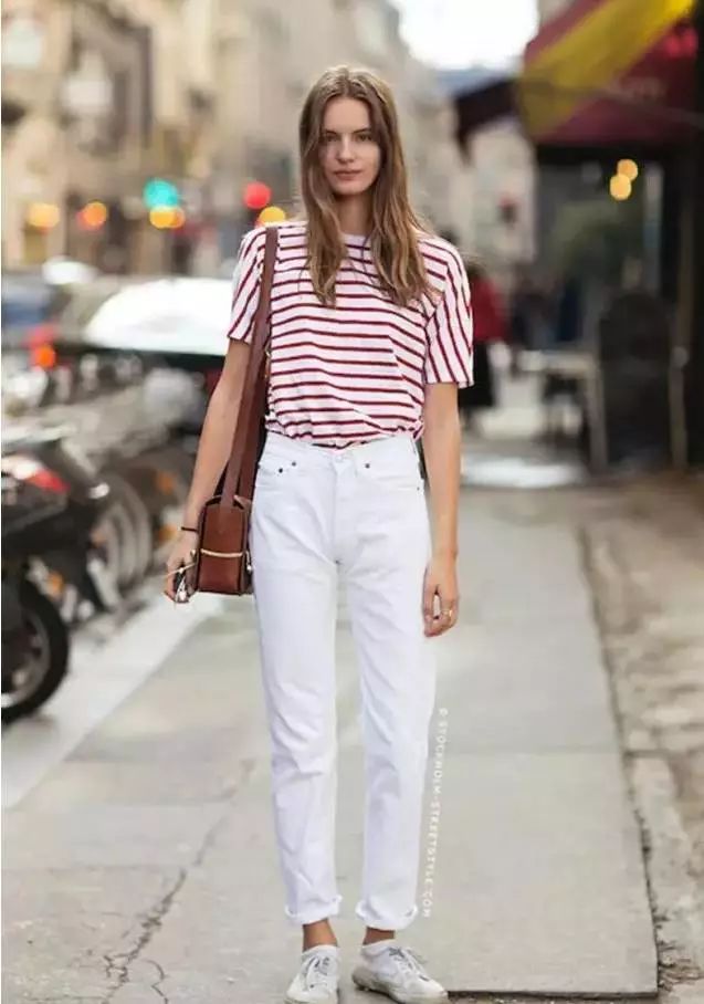 所谓的高级感就是越简单越高级,极简的高级感是极致的