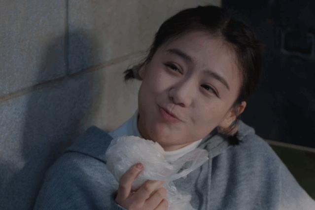 花瓣唇怎么涂唇膏,花瓣唇该如何涂口红