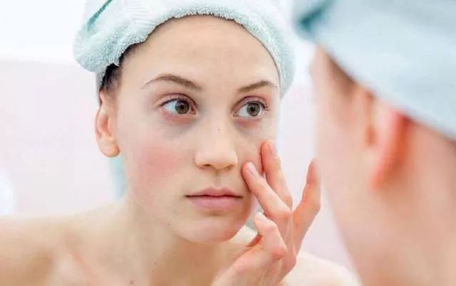 4成抗衰老眼霜抗衰老功效并不显著,同样功效的眼霜价格竟相差7倍?小鱼抗衰老眼霜绿鱼榜单为你揭晓