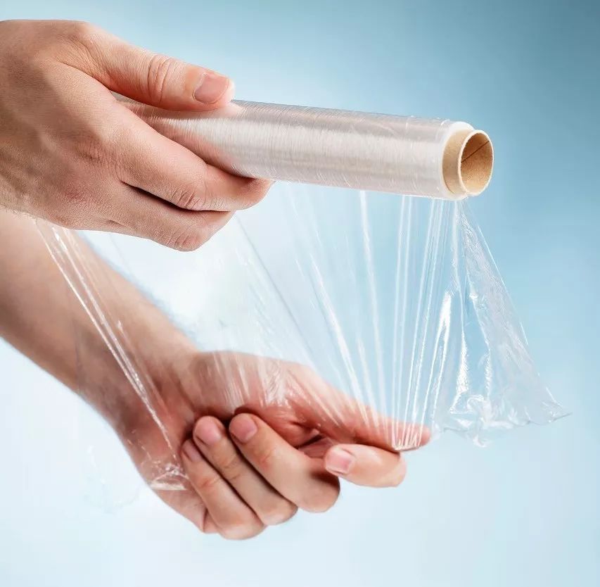 马桶堵了拿保鲜膜封住,马桶堵了怎么用保鲜膜