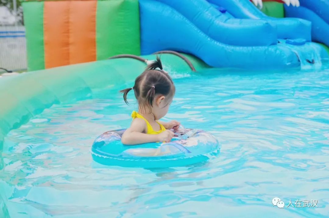 水上狂欢邀请函模板,盛夏狂欢玩水邀请函封面