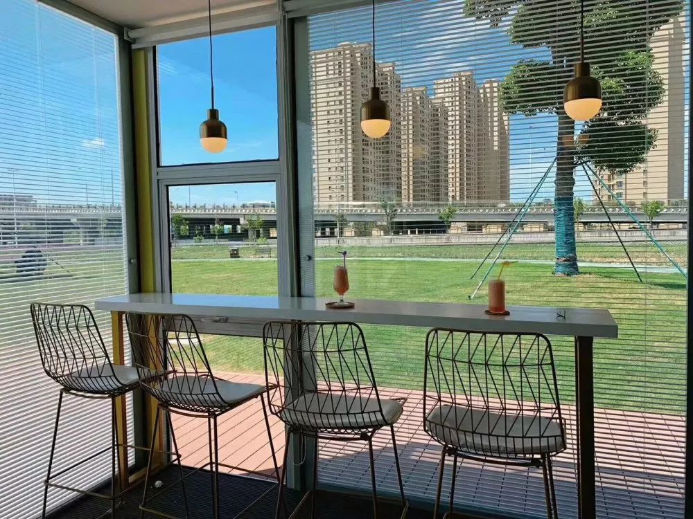 9.9元抢「平湖在线旗下咖啡馆」平湖派黑金卡1张！持卡可享受充300送200，办理当天即可获赠最高价值35元饮品一杯