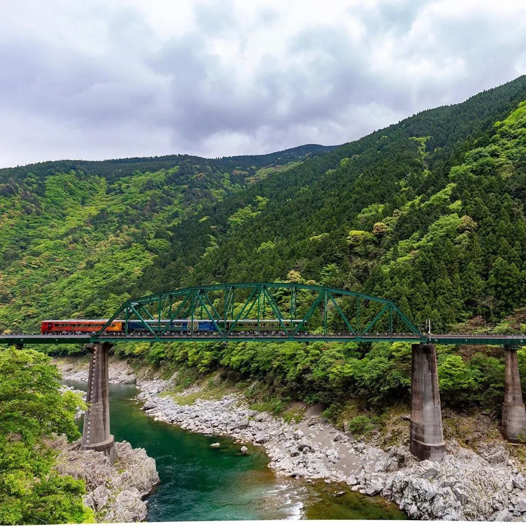 日本10条最好看电车线路,日本特急电车