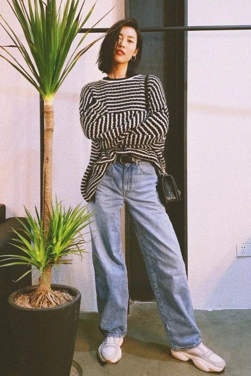 优衣库宽腿廓形牛仔裤搭配,优衣库显腿长的裤子