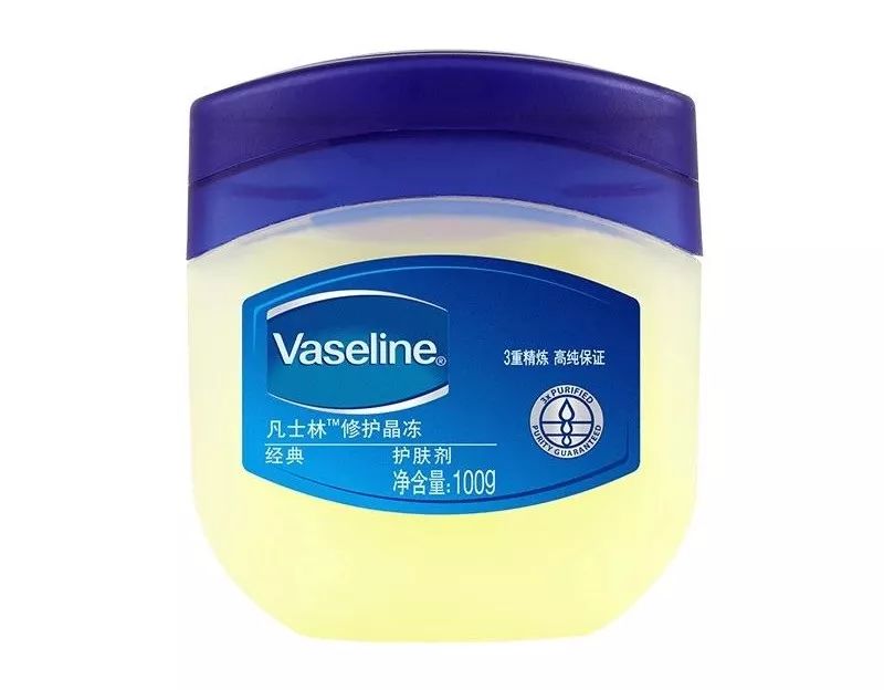 涂口红下嘴唇内侧无法上色,天天涂口红导致嘴唇变肿怎么回事