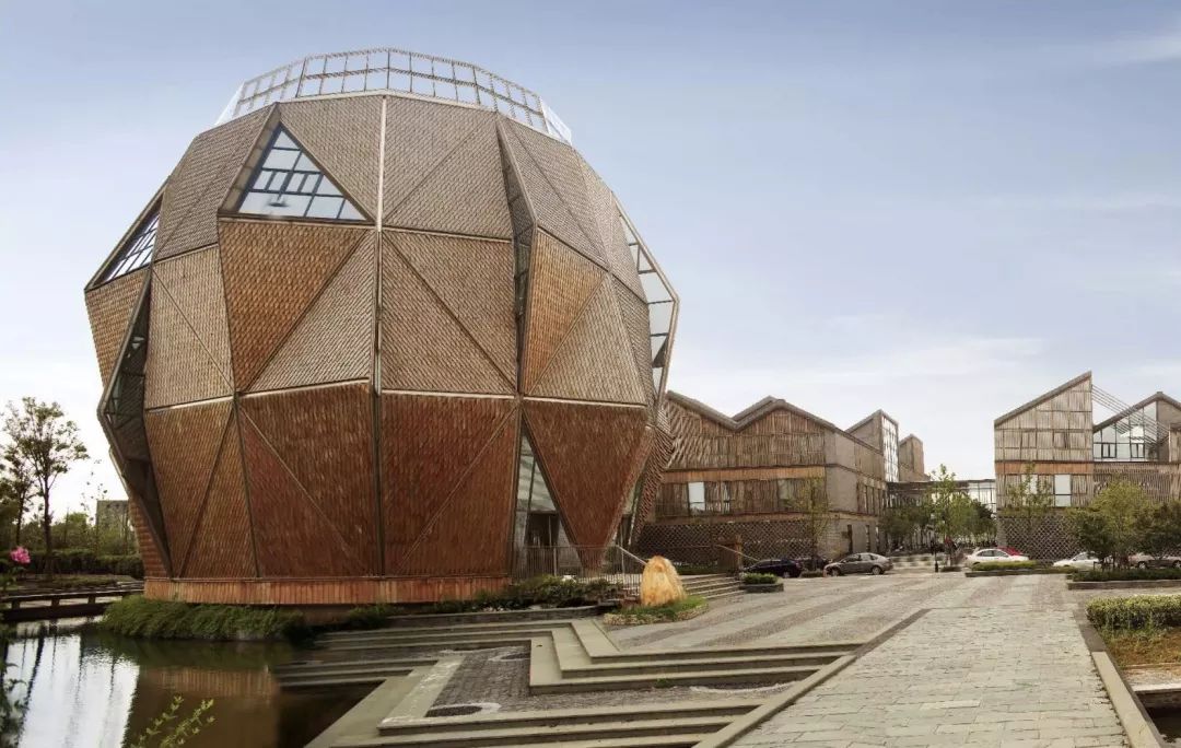 爱豆的父母都叫他们什么名字,爱豆的爸爸妈妈