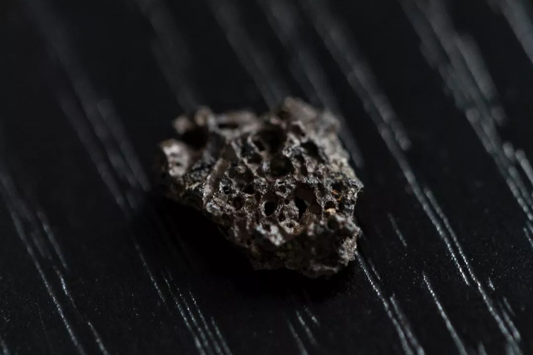 把世界上zui「火热」的石头，封进小罐，老司机一眼就沦陷