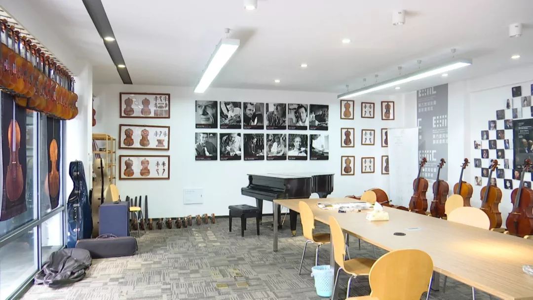 海门有个能人,正修复一把近300年的德国大提琴