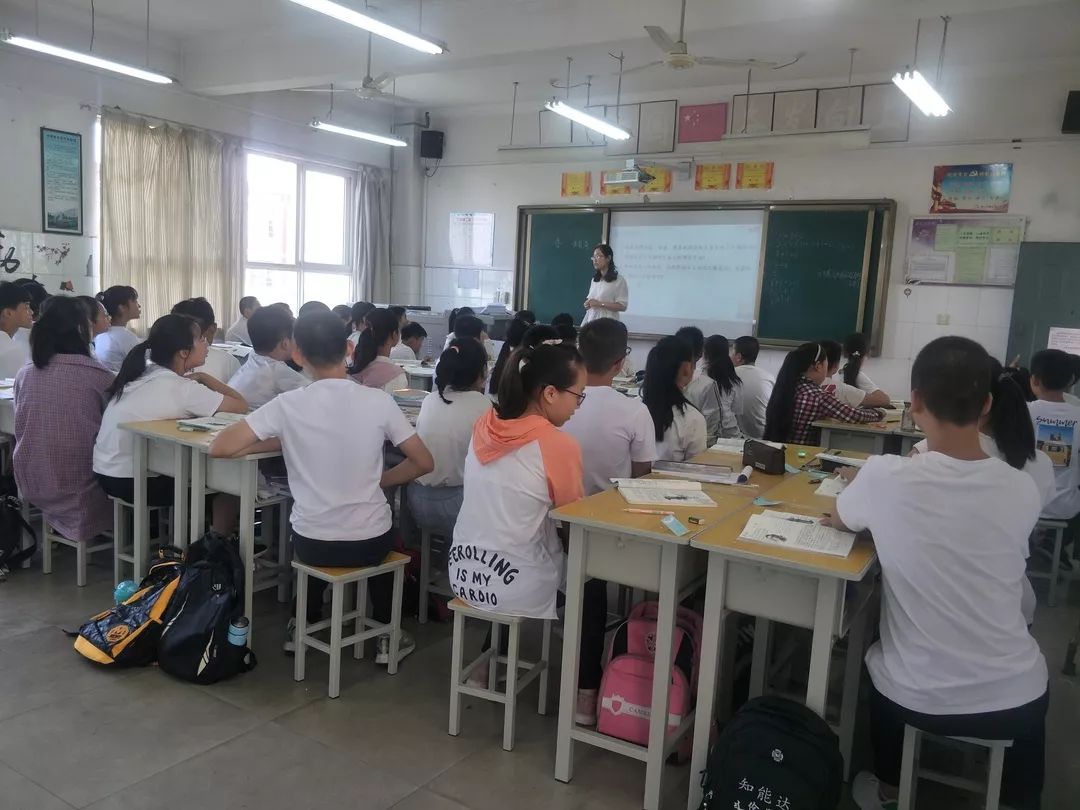 开学啦撒贝宁,开学啦手势舞完整版3分钟