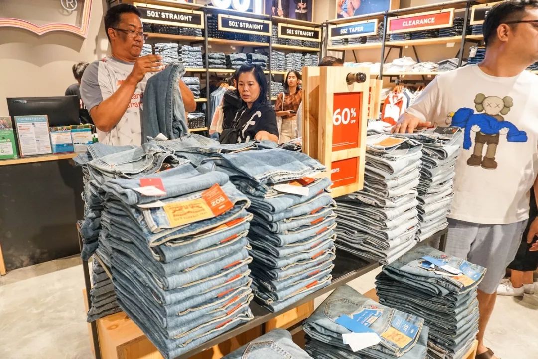 泰国买兰蔻口红,兰蔻200口红全球购